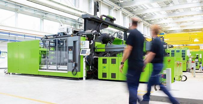 Engel Redukuje Zatrudnienie