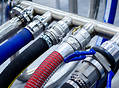 Węże przemysłowe – kluczowy element niezawodnych systemów hydraulicznych